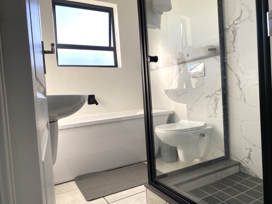 To Let 2 Bedroom Property for Rent in Table View Western Cape